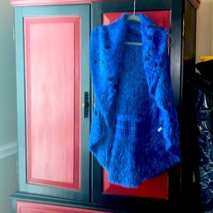 Rich beautiful soft material that fits oversized